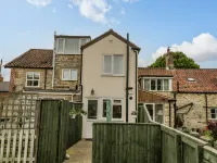 Ducky's Hotels in Pickering