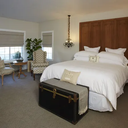 SummerWood Inn