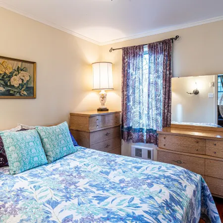Woodside Inn