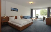 Acqua Strande Yachthotel & Restaurant Hotels in Osdorf