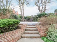 9 Church Farm Rise