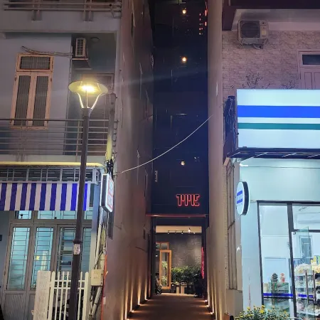 1995's Hostel