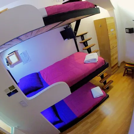 Hostal de la 57