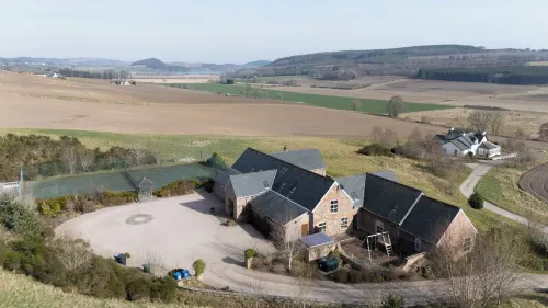 쿼리필드 어보치 호텔