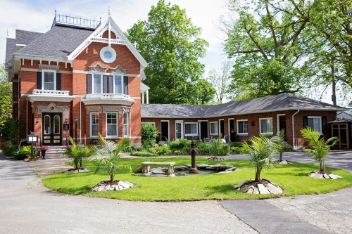 The Woodview Inn فنادق في غانانوكي