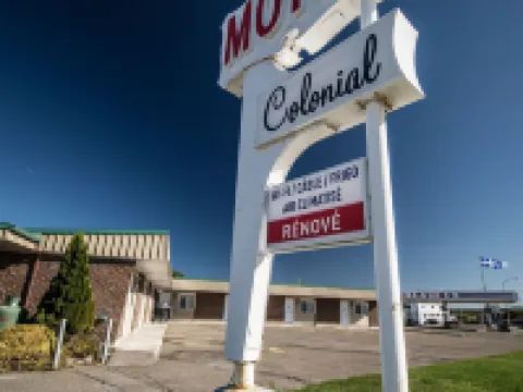 Motel Colonial Hotels in Rimouski