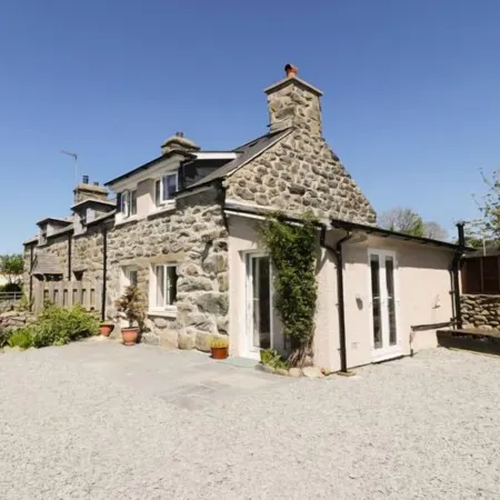2 Borthwen Cottages