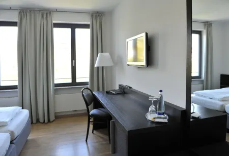 Tandem Hotel Отели рядом с достопримечательностью «Старая ратуша»