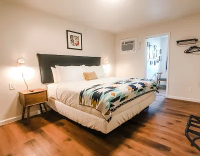 Stonewall Motor Lodge Hotels near Lyndon B. Johnson National Historical Park