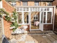 Ross Cottage Hotels in Evesham