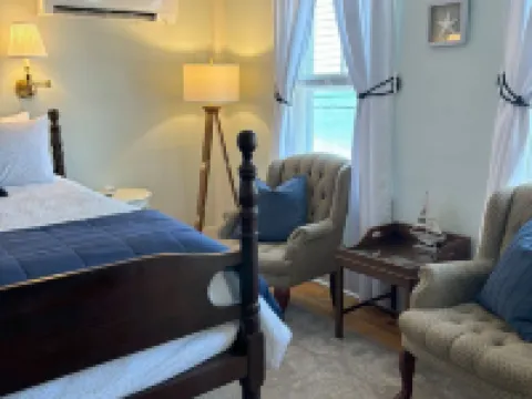 Spouter Inn Bed & Breakfast Hotels in Lincolnville