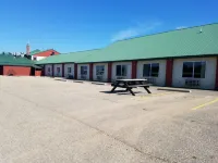 Inn of the Pines Hotels in Adams County