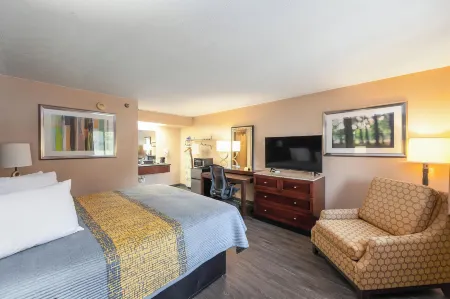 Colonial Inn Отели в г. Камден