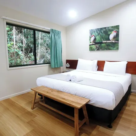 Chambers Wildlife Rainforest Lodges Отели в г. Маланда
