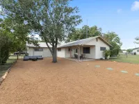 Altes Eckert Stolz 3 Bedroom Home by RedAwning Hotels in Stonewall