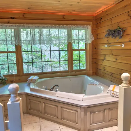 Cricket Hill Lodge & Cabins