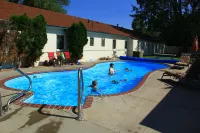 Sunrise Motor Inn - Pool