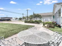 Coast Oaks Cottage 6 1 Bedroom Cottage by RedAwning Hotels in Rockport