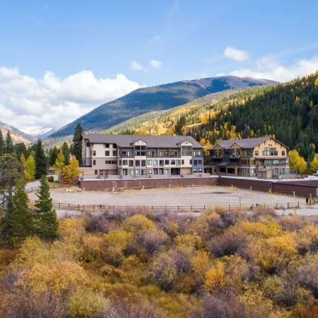 2767 Slopeside Condo