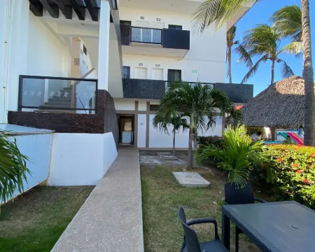 ホテル ヴィラ ムラノ トナラのホテル