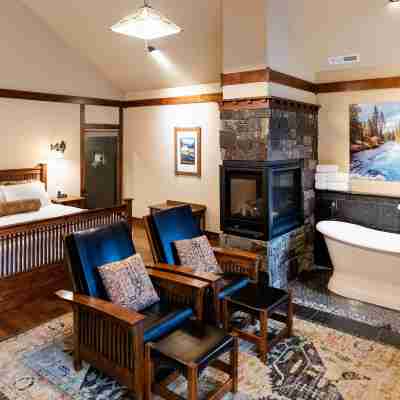 FivePine Lodge Rooms