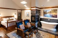 FivePine Lodge Hotels in Sisters