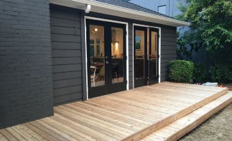 Open Layout and Patio! Cozy 2Br by the Uw Arboretum 2 Bedroom Home by RedAwning