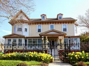 Wilbraham Mansion