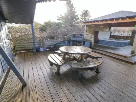 Woodside Guest House Отели рядом с достопримечательностью «Roe Valley Arts & Cultural Centre»