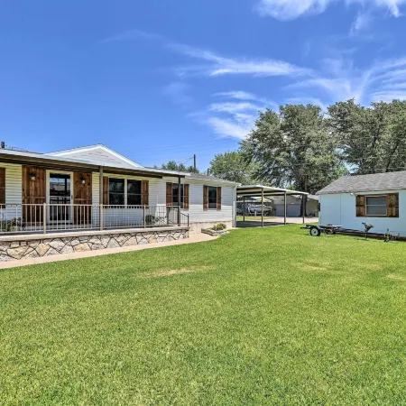 Lakefront Granbury Home, Boat Dock on-Site!