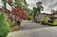 Saratoga Oaks Lodge Hotels in Saratoga