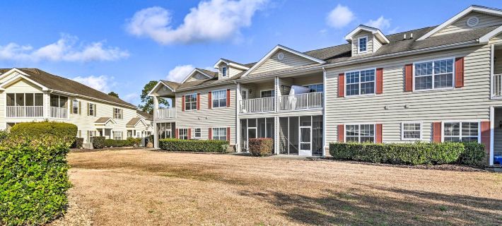 Golfers Paradise in Myrtle Beach w/ Balcony! Hotels in Red Hill