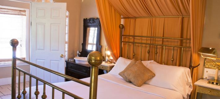 Historic Inn Vacation Rental Hotels in Huron County