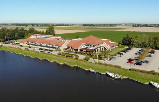 埃默洛爾德凡德瓦克酒店