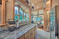 Private Deck & Mtn Views: Family Getaway in Eureka - Parking
