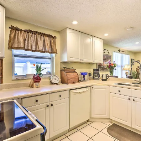 Unique Nokomis Home ~ 2 Mi to Beach Access!