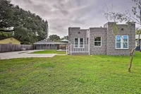 Walkable Winter Garden Bungalow: 3 Blocks to Dtwn