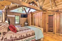 Countryside Cabin Retreat w/ Outdoor Kitchen! - parking