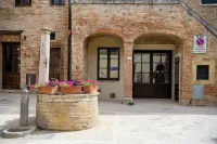 Albergo Diffuso Borgo Santo Hotels in Asciano