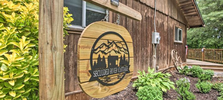 Secluded Stanardsville Cabin w/ 10 Acres & Hot Tub Hotels in Madison County