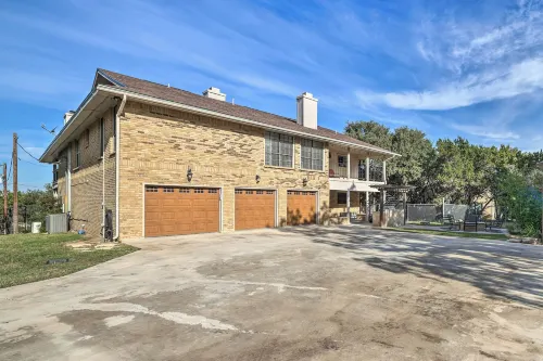 Canyon Lake Home Hill Country and Water Views!
