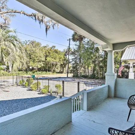 Downtown DeLand Home Walk to Stetson University!