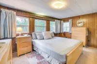 13 Mi to Nubs Nob: Pet-friendly Retreat - Bathtub