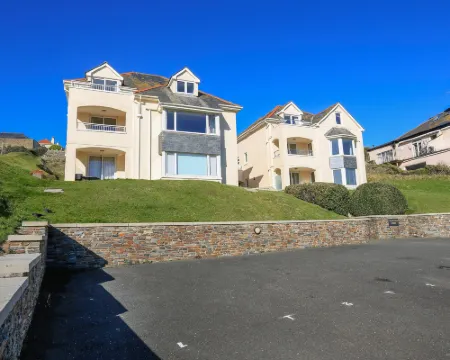 6號奇切斯特法庭 Hope Cove酒店