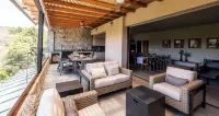 Vista del Bosque, Luxury Townhouse Near Downtown Hotel a El Arco