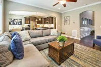 Downtown Townhome Walk to Dine and Shop on Broad St