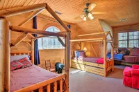 Charming Waterfront Ridgeway Cabin w/ Dock! - Parking