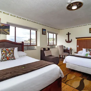 Friends Hotel & Rooftop - Historic Center & Museums