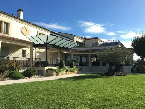 Château la Rose Perrière Hotels in Coutras