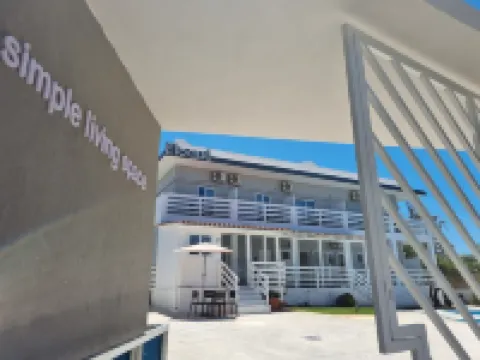 Eloque Simple Living Space Hotels in Daratso